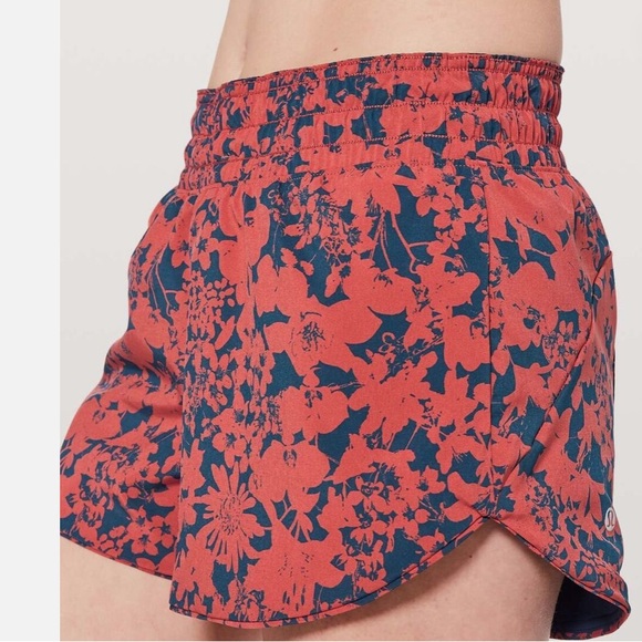 Lululemon Choose A Side-reversible shorts-Size 2 - Picture 9 of 10